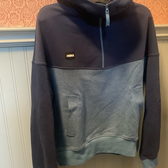 Size large women’s Hoka 1/2 zip / half wool hoodie. - Picture 2 of 3